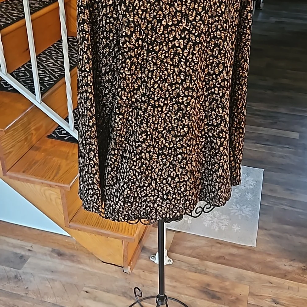 👚CHICO'S ABSTRACT PRINT TOP👚 - Picture 4 of 9